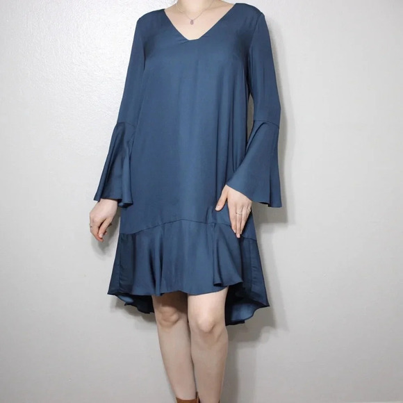 Maeve‎ Anthropologie Dress V-Neck Bell Sleeve A-Line Size M - Picture 1 of 10